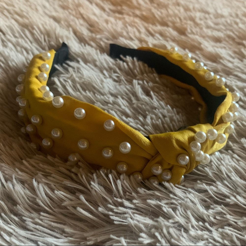 New yellow pearls headband - Picture 2 of 4